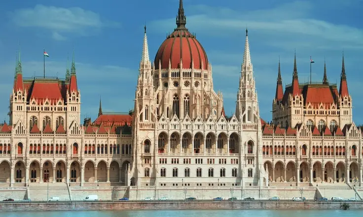 L’Ungheria compie i primi passi verso l’adozione di ViDA con un sondaggio tra gli stakeholder