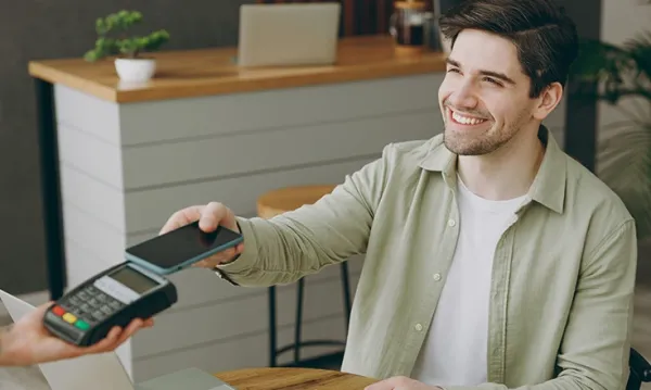 Pagamento con mobile wallet e accumulo punti fedeltà