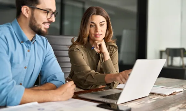 Recensioni positive su software di gestione documentale da piattaforme come G2 e Capterra